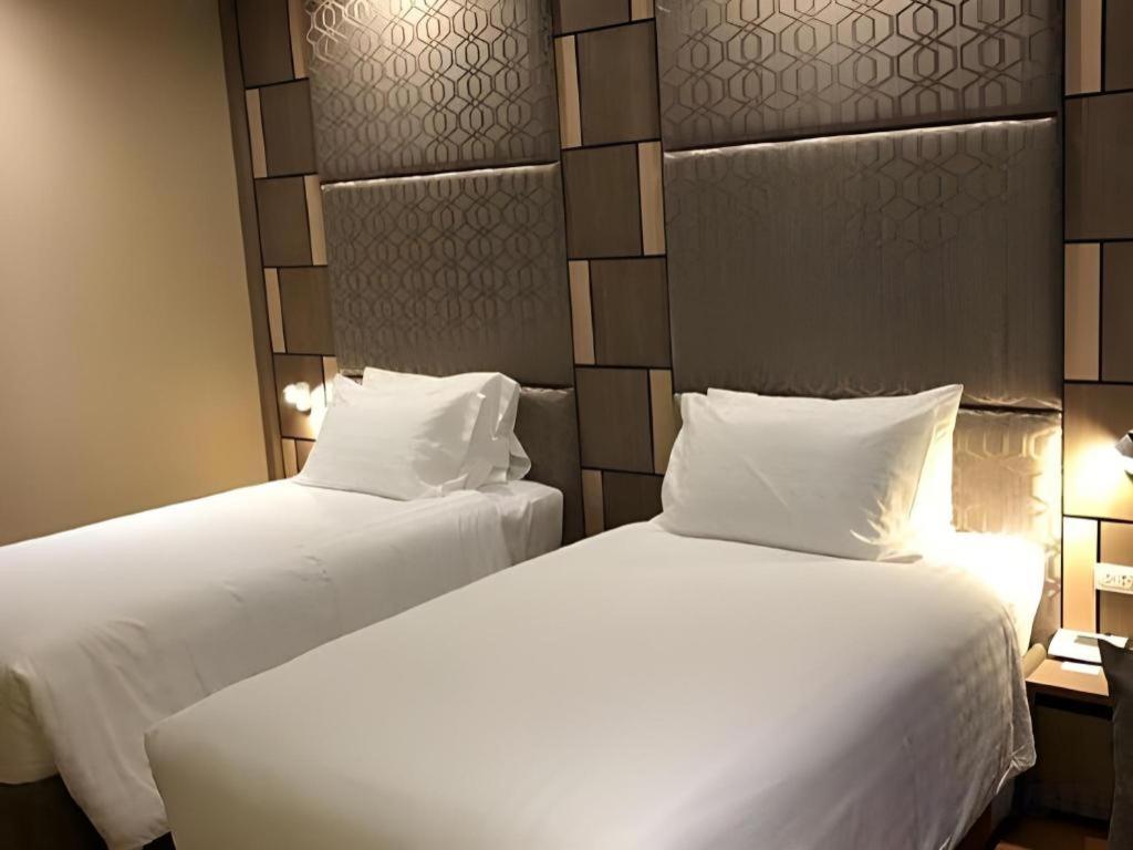 Sri U-Thong Grand Hotel Suphan Buri Exterior photo